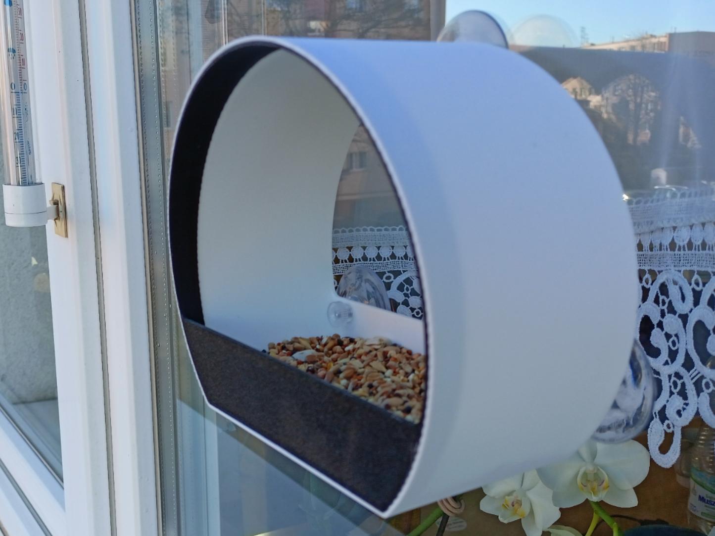 Half moon window bird feeder